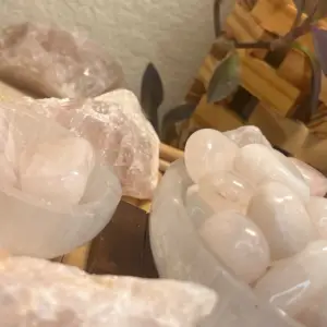Rose Quartz, polished
